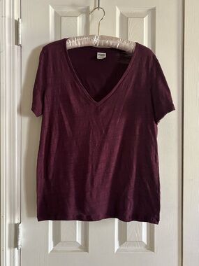 PINK Victoria's Secret V-Neck Short Sleeve Tee in Deep Burgundy
